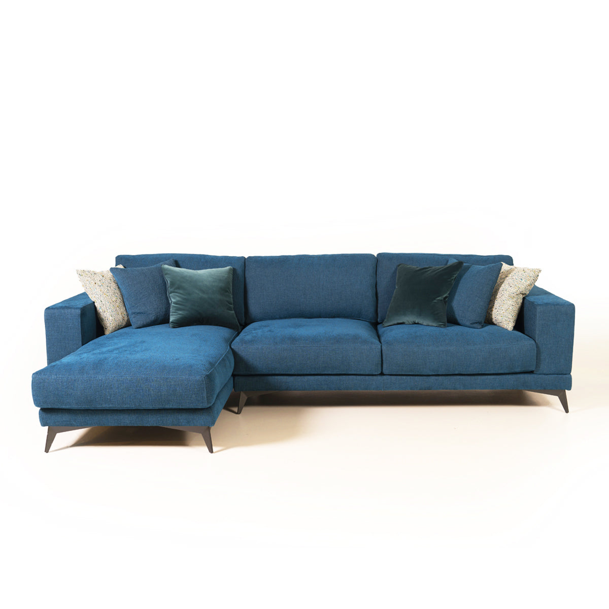 Tesla with chaise longue
