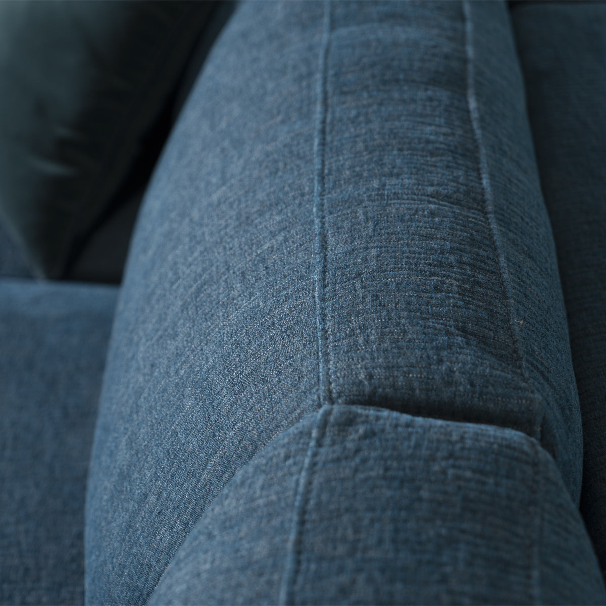 Tesla with chaise longue