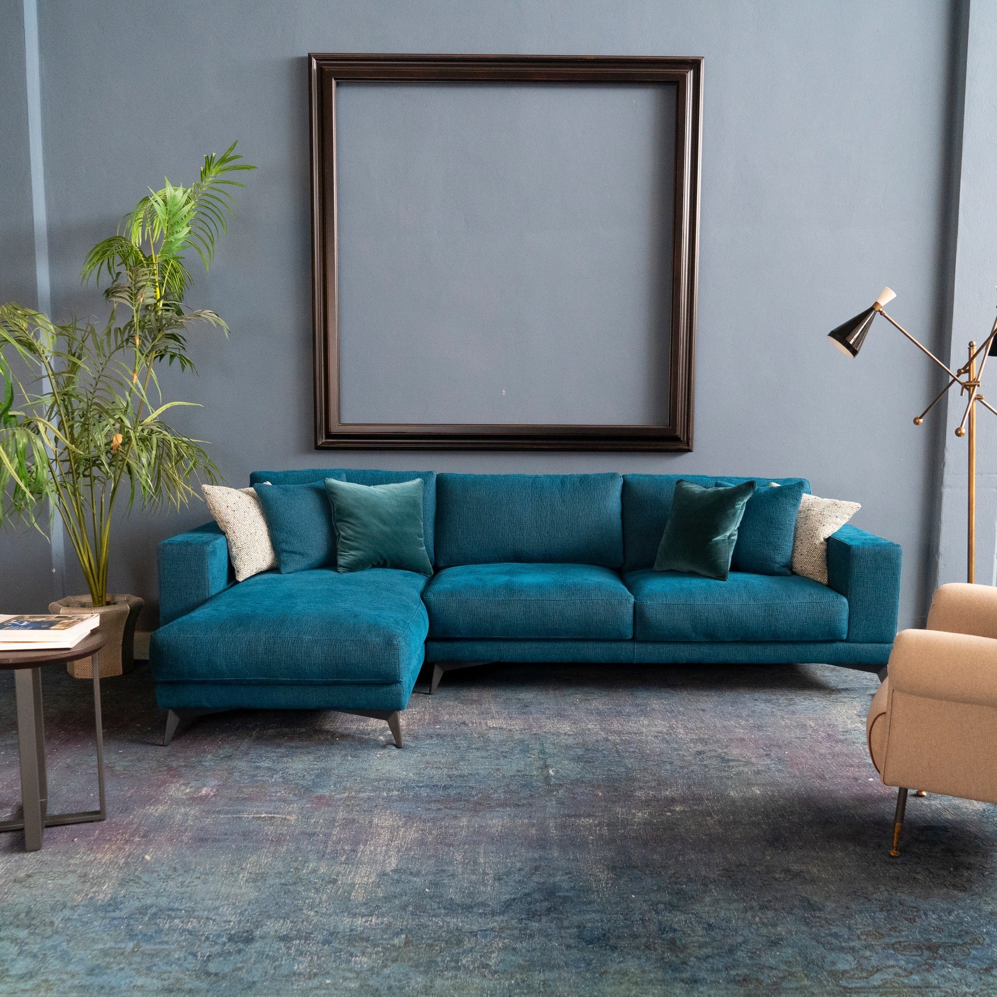 Tesla with chaise longue