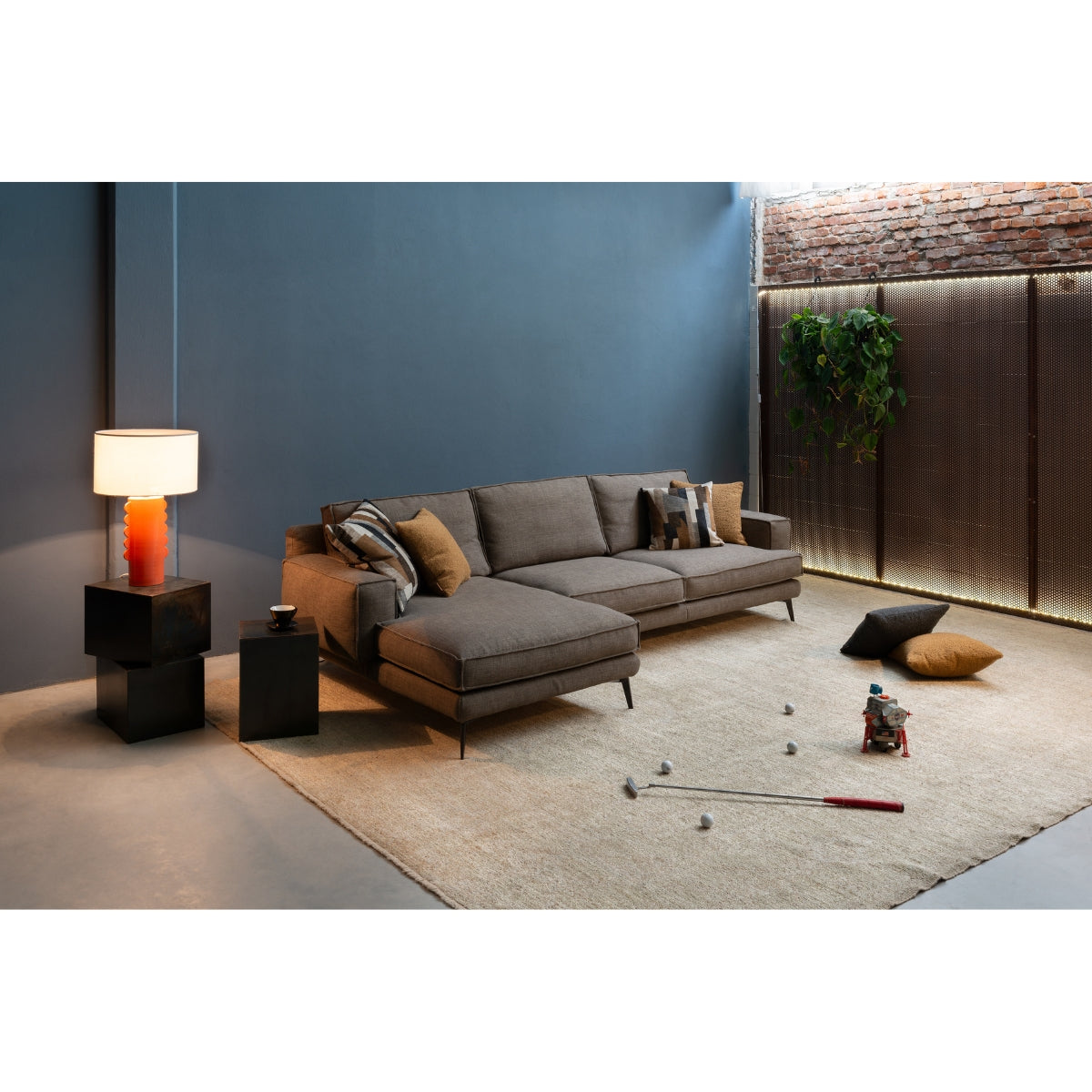 Space con chaise longue
